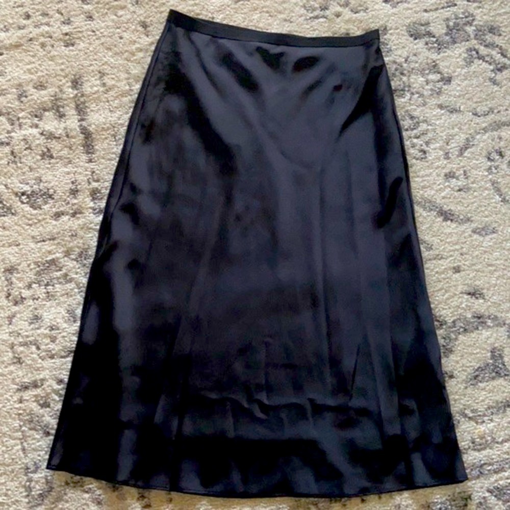 En Thread Black Noir silky lined skirt